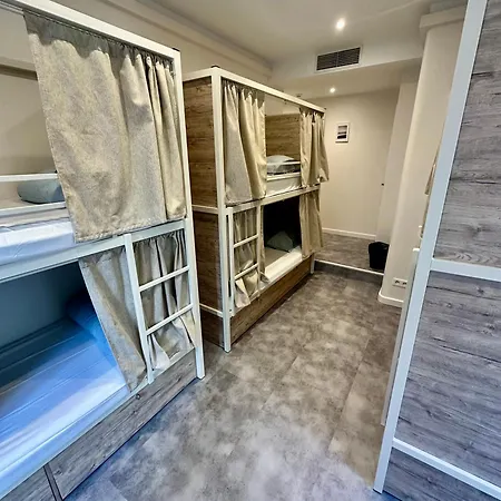 Hostel Meyerbeer - Rooms And Apartments-2