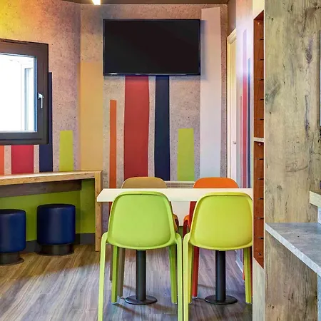 ibis Budget Caen Memorial-2