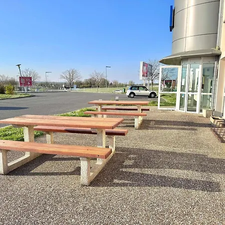 Hotel Ibis Budget Cosne Sur Loire-2