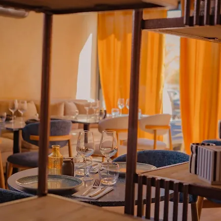 Hôtel Restaurant Atrachjata-3