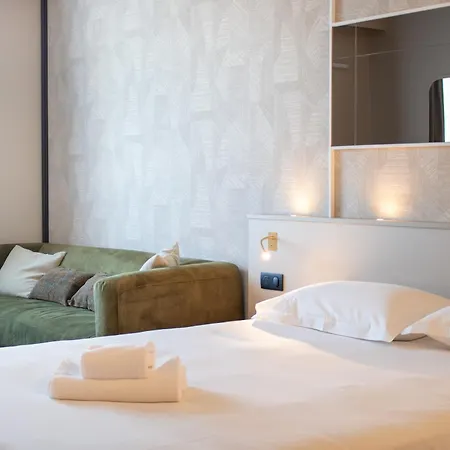 Brit Hotel Avignon Sud Le Calendal-3
