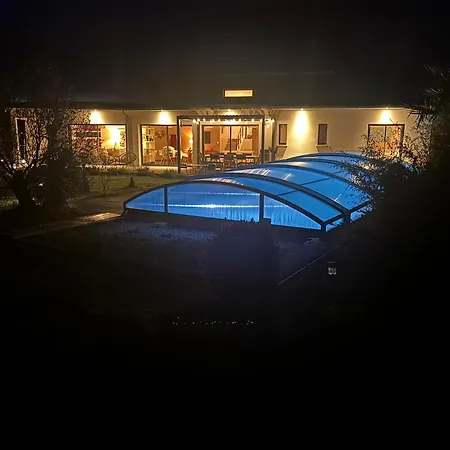 Villa contemporaine avec piscine sur 4000 m2 à Rodez 9 personnes-2
