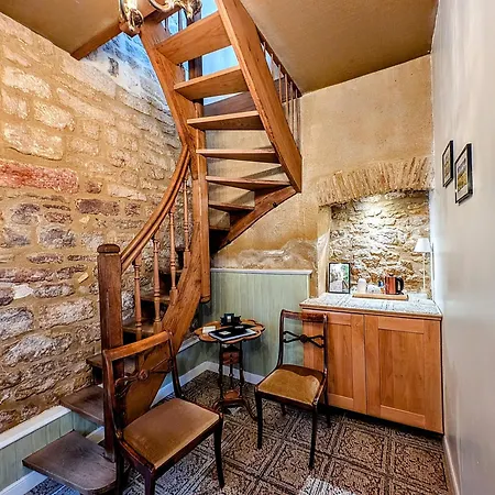 La Lanterne Chambres D'Hotes-3