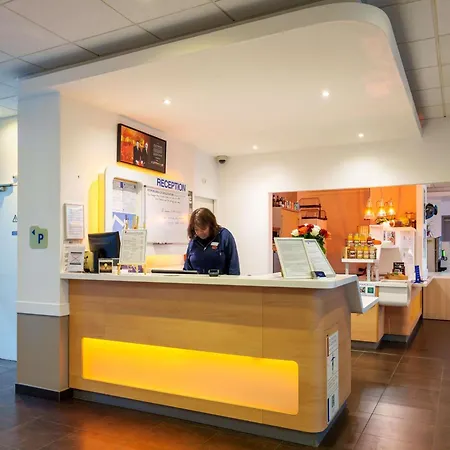 ibis budget Saint-Quentin Centre Gare-3