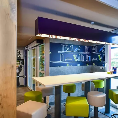 ibis budget Coutances-3