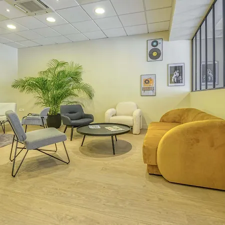 ibis Cholet-2