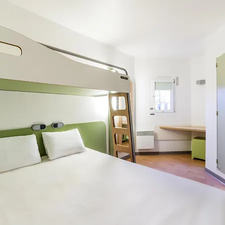 ibis Budget Caen Memorial-3