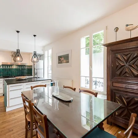 Veeve - Family Home In Issy-Les-Moulineaux-3