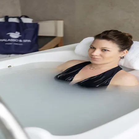 Mercure Thalasso & Spa Port Frejus-3