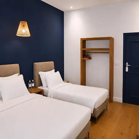 Hotel De La Mer-3