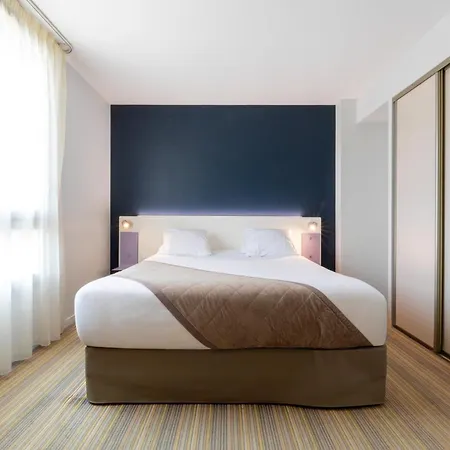 Privilege Appart Hotel Saint Exupery-2