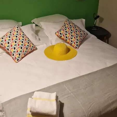 Hotel Chezjeanne-3