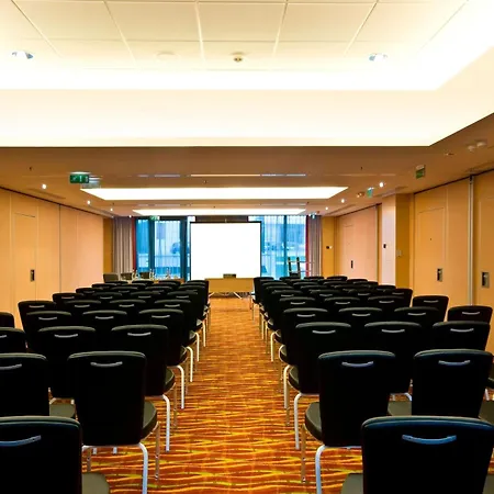 Courtyard By Marriott Paris Saint Denis-2