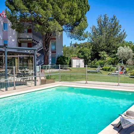 Ibis Salon De Provence-2