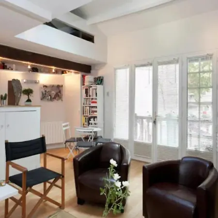 Beautiful 1 Bedroom Home In Paris-3