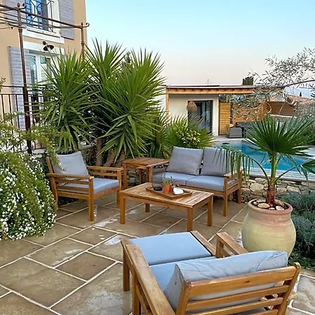 le pool house-3