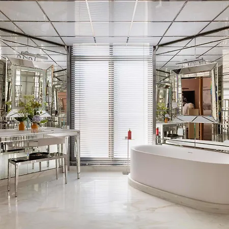 Hôtel Le Royal Monceau Raffles Paris-2