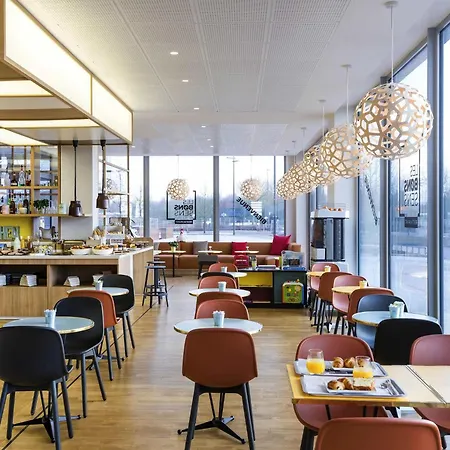 Ibis Styles Versailles Guyancourt-3