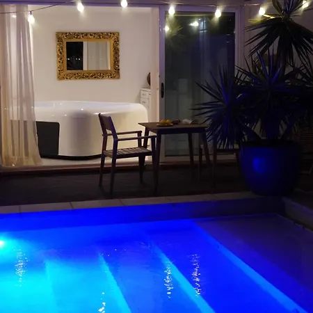 Les Suites Love 2 Spa Vue Mer Piscine-3