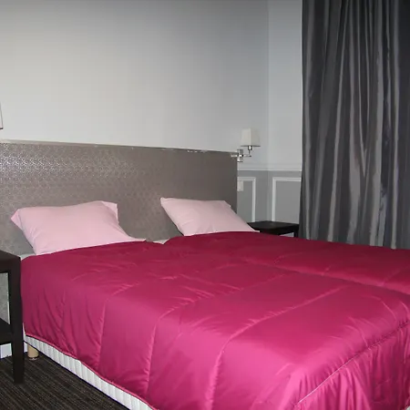 Bastille Hostel-2