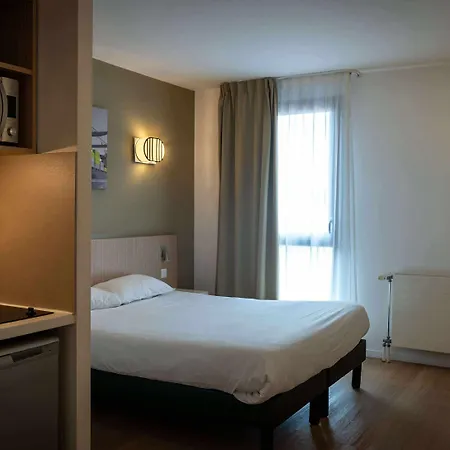 Aparthotel Adagio Access Le Havre Les Docks-3
