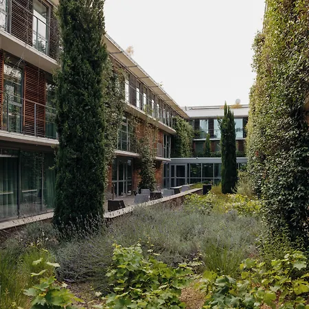 Courtyard By Marriott Montpellier-2