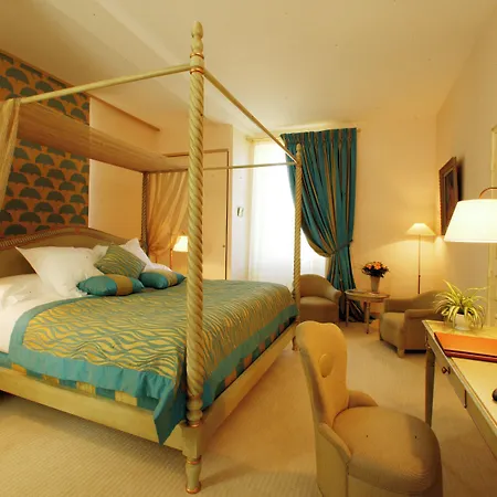 Clos La Boetie & Spa-3