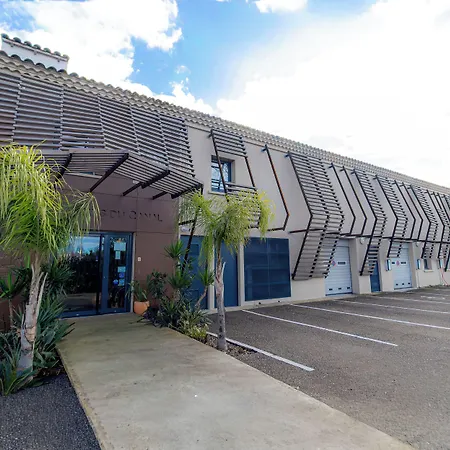 Hotel Les Jardins Du Canal - Piscine Chauffee A 28 Degres - Parking Gratuit - Garage - Bornes Electriques - Accueil Velos Et Motos - Kids Friendly-Solaire Ecoresponsable-3