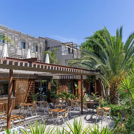 Hotel Les Jardins Du Canal - Piscine Chauffee A 28 Degres - Parking Gratuit - Garage - Bornes Electriques - Accueil Velos Et Motos - Kids Friendly-Solaire Ecoresponsable-2