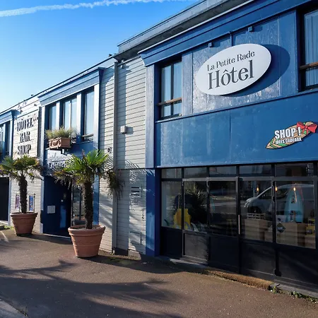 Logis Hotel - La Petite Rade-2