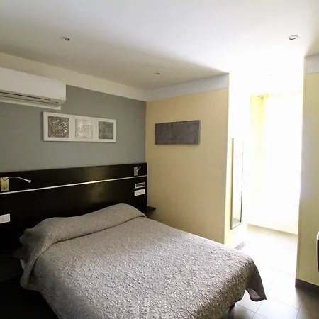 Hotel Des Pyrenees-3