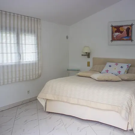 Villa Yoda-2