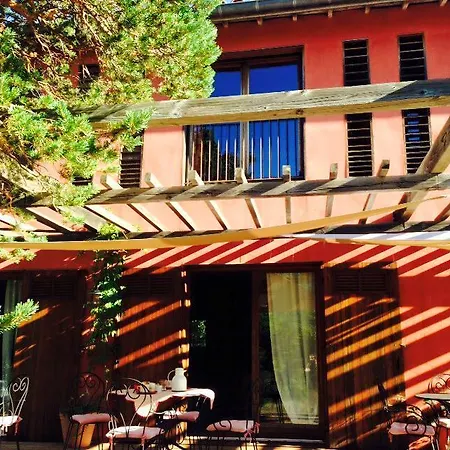 Maison Rouge-3