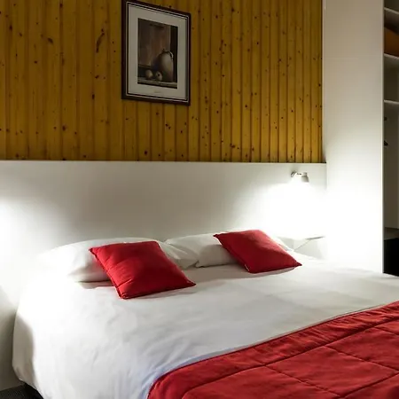 Fasthotel Thones-2