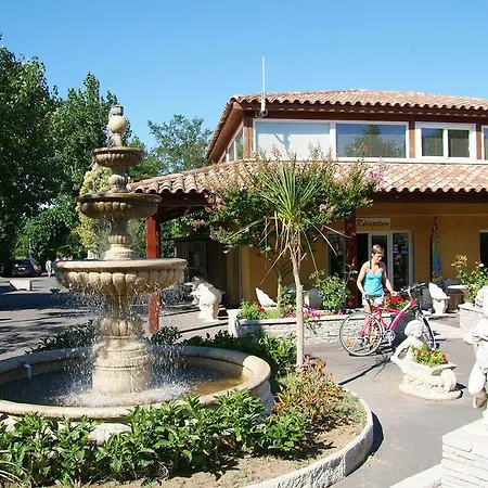 Camping Resort Les Champs Blancs-2