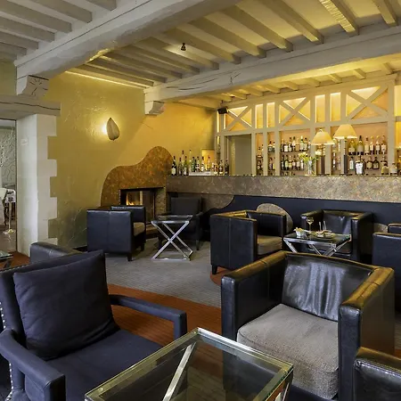 Logis Hotel Restaurant Le Dauphin Et Le Spa Du Prieure-3