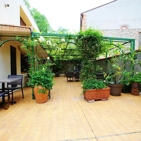 Hotel des Arcades-3