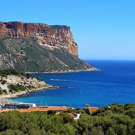 Petite Maison Dans Le Parc National Des Calanques-2