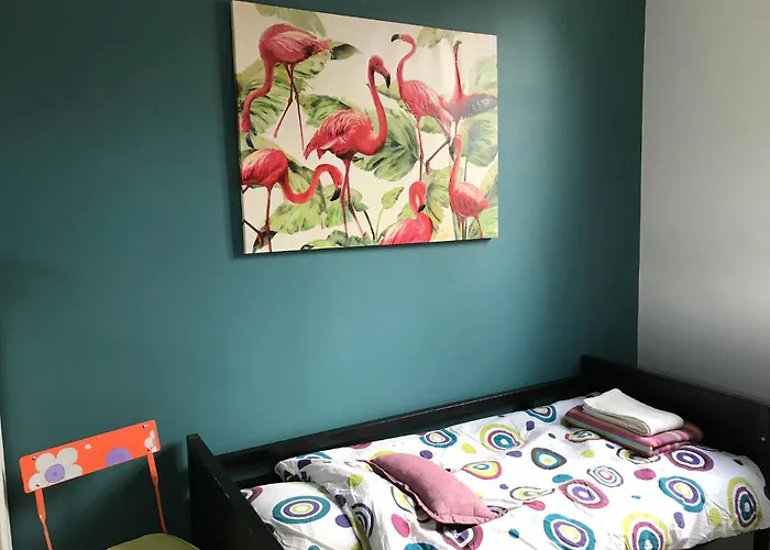 Chambre indépendante avec SDB-Terrasse privative. Centre ville Nimes