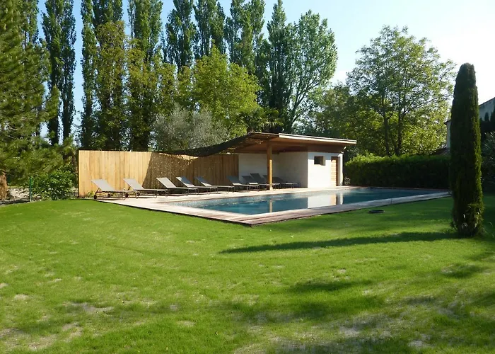 Villa Le Cabanon à Le Thor avec Piscine