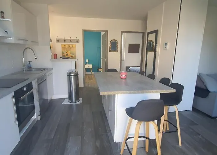 L ensoleillée MAISON 2 CHAMBRES-PRIVATE HOUSE CANNES