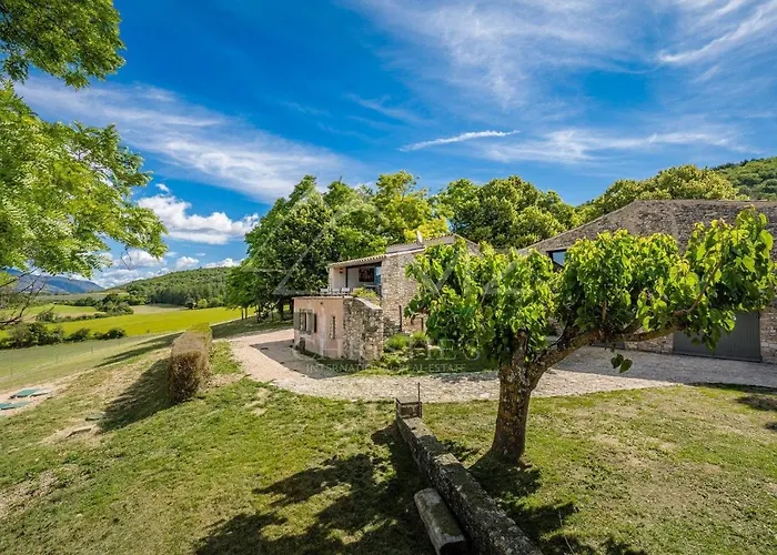 Villa Le JAS DE MARIE à Sault avec Piscine