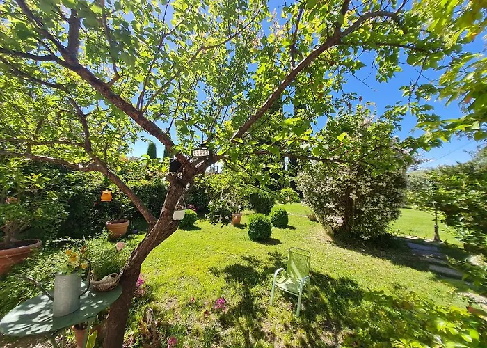 Domaine La Condamine Crillon Le Brave Hotel