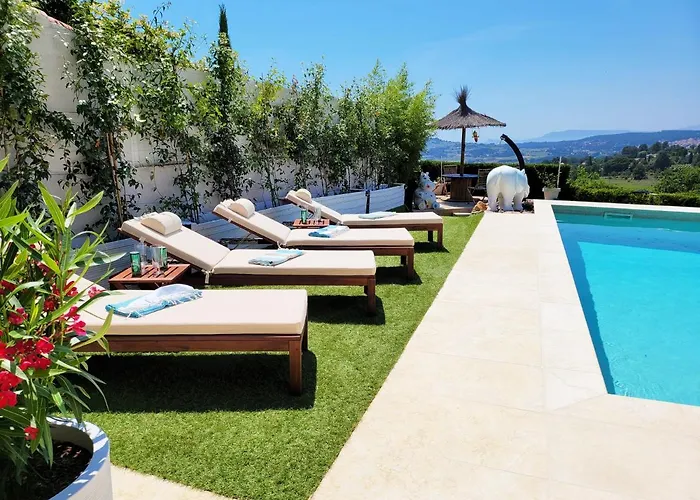 Le Nid Bleu Bed and Breakfast Le Beausset