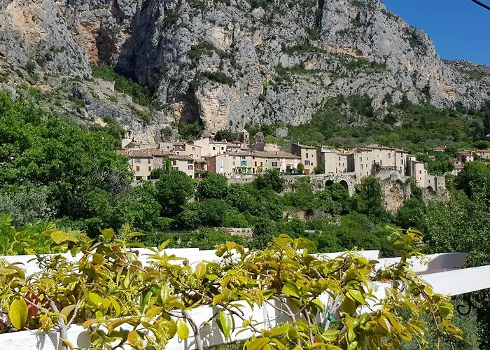 Bed and Breakfast Bastide des Oliviers à Moustiers-Sainte-Marie