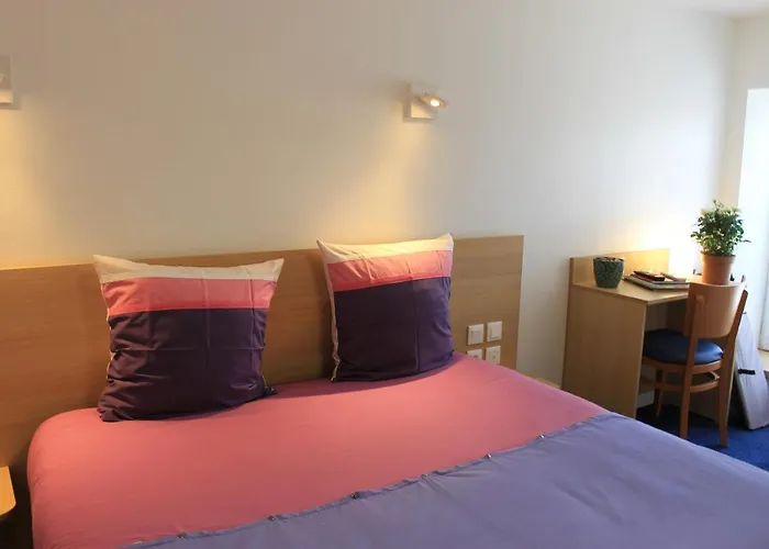 Hôtels à Coulanges-sur-Yonne