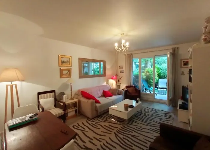 Homestay B&B La Bruyere Chez L'Habitant Versailles