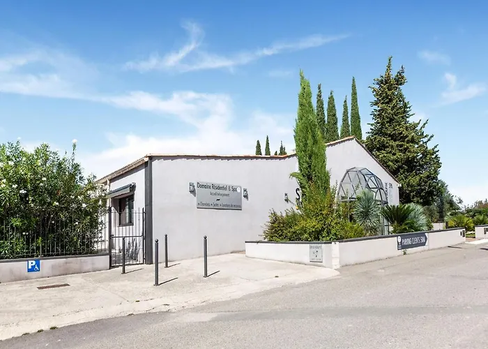 Attractive Holiday Home In Malauc Ne With Terrace Malaucène avec Piscine