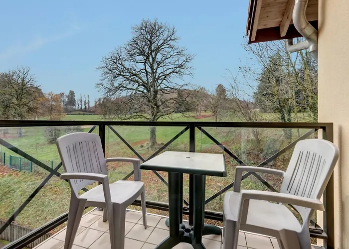 Zenitude Hôtel-Résidences L'Orée du Parc Divonne-les-Bains