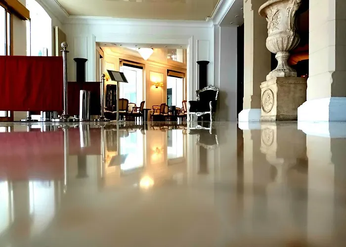 Hotel Jeanne D'Arc Lourdes